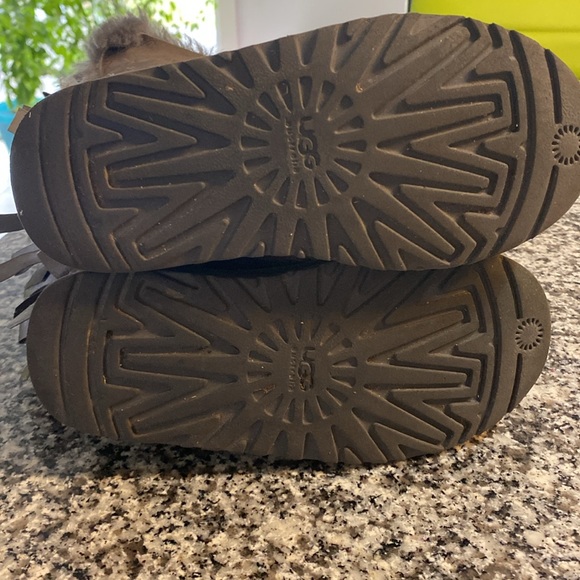 Ugg boots for girls size 13 - Picture 5 of 7